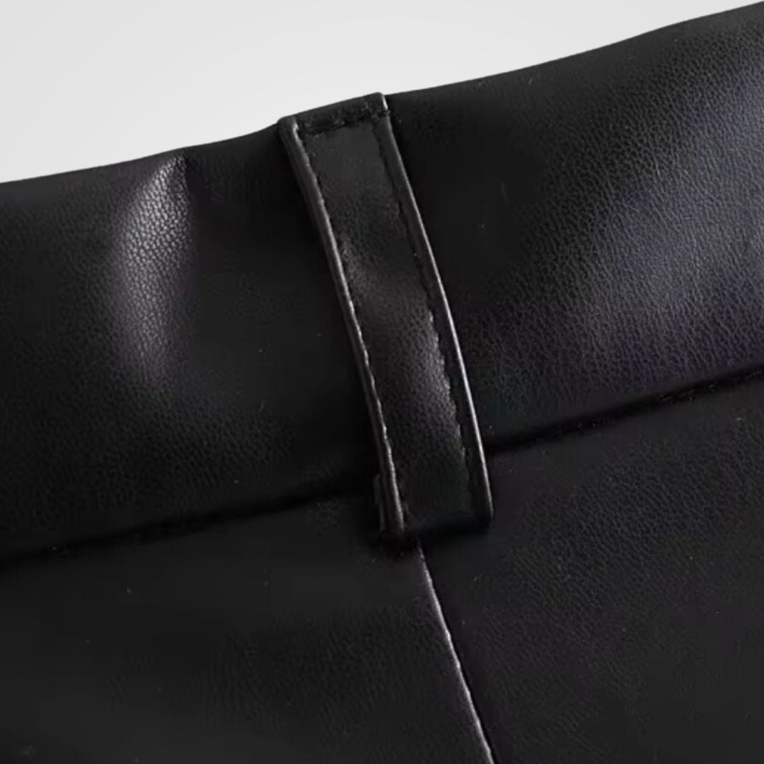 Kurze LederShorts™ Stylisch durch die Wintertage - Monoka
